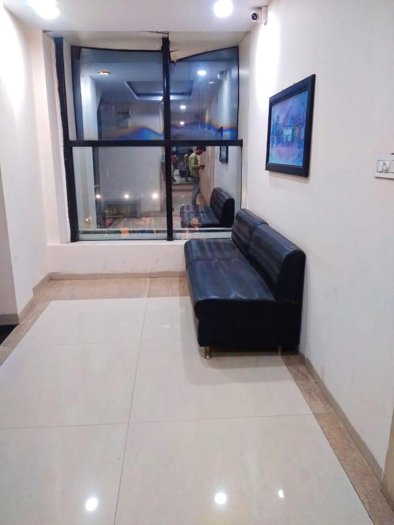 אינדורה Hotel Tirupati Palace מראה חיצוני תמונה